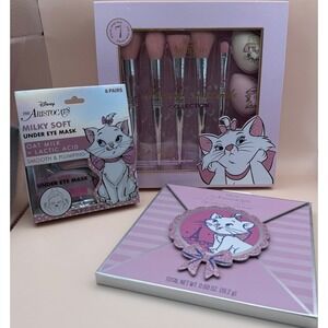Disney The Aristocats Marie Makeup Bundle Eyeshadow Palette Brushes Eye Masks